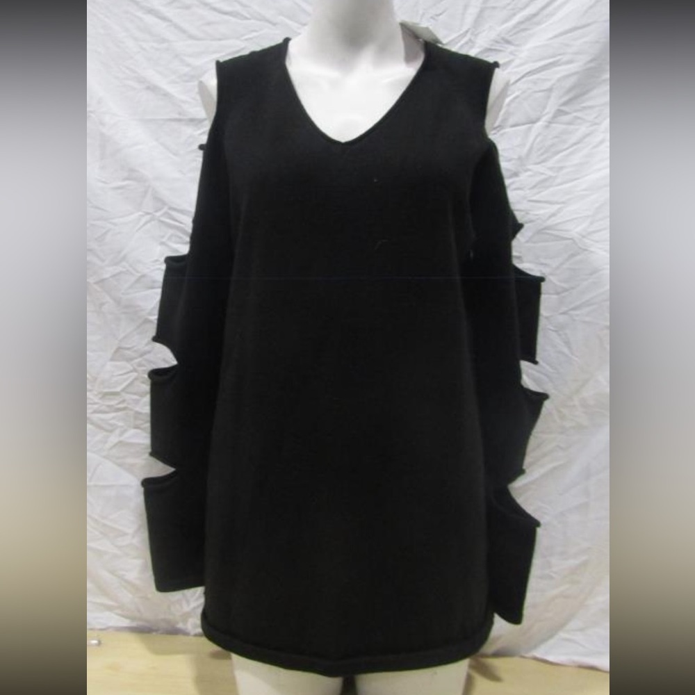 NWT Love Token Gabby Ladder Long Sleeve Sweater. Size L